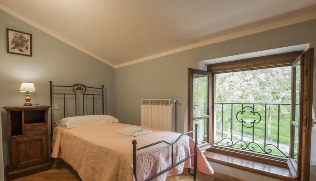 Agriturismo Podere La Casaccia 포피 외부 사진