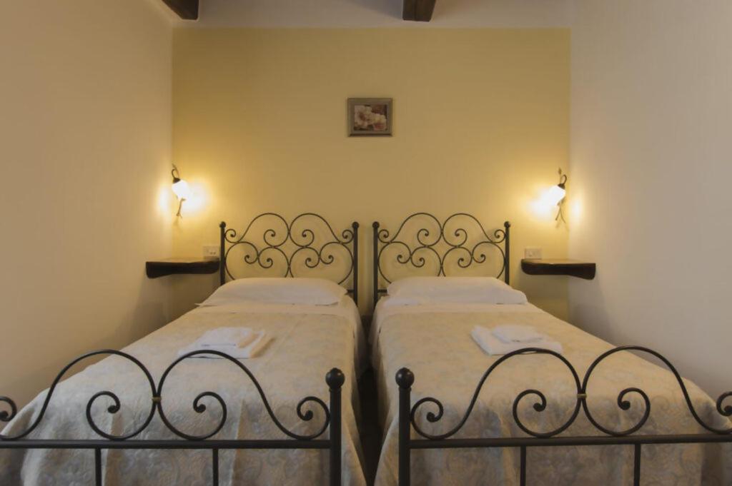 Agriturismo Podere La Casaccia 포피 외부 사진